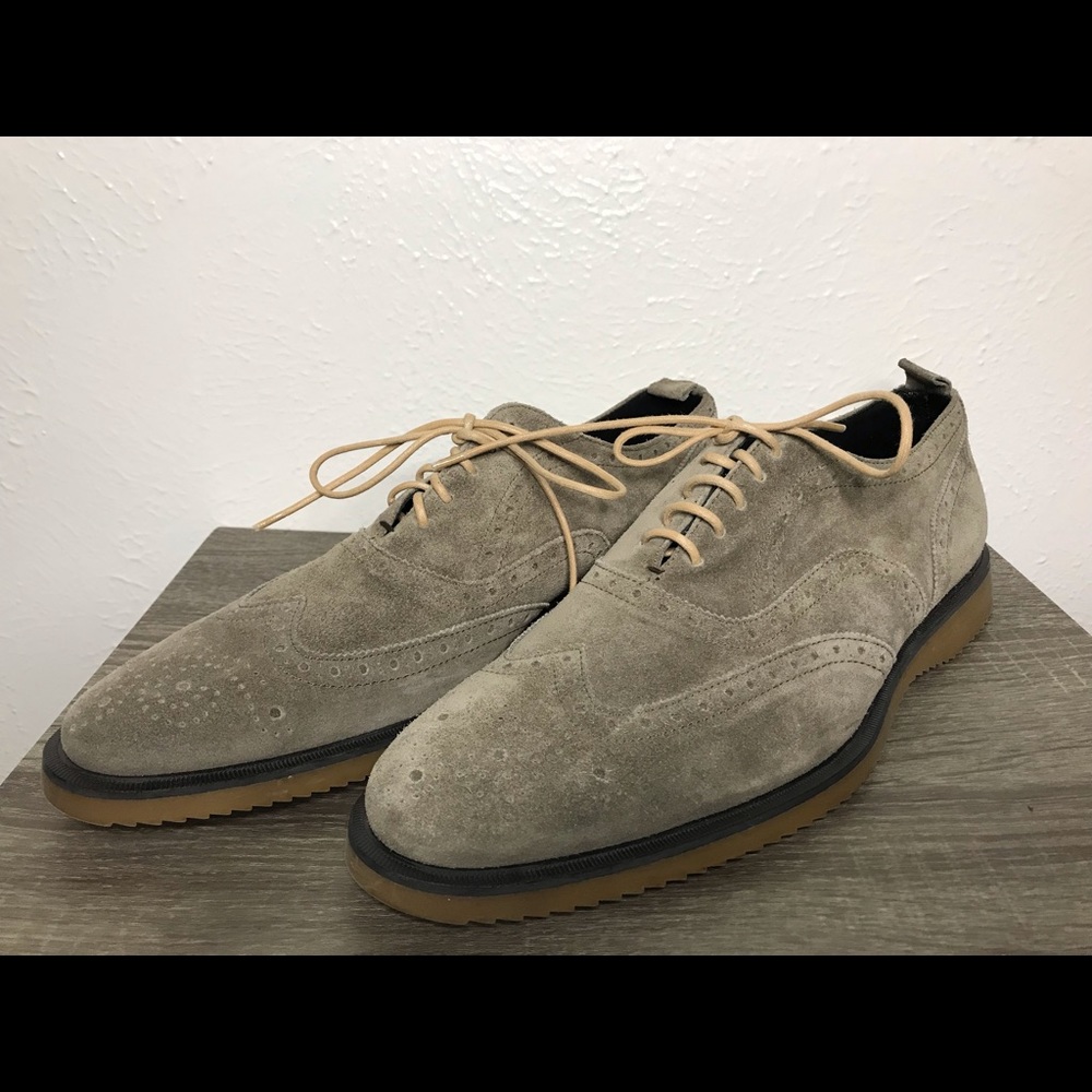 Men’s Burberry Tan Suede Oxford Brogues. Size 9.5